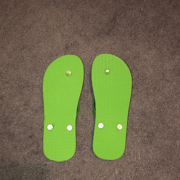 Green flip flops - Picture 2 of 2